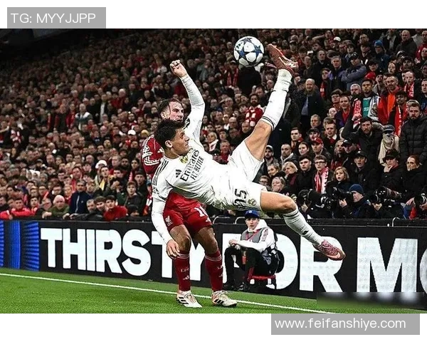 贝林厄姆与阿隆索频繁沟通助力皇马核心球技飞速提升